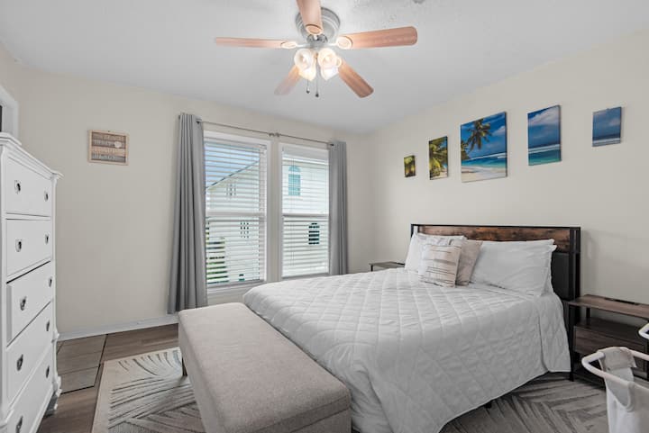 Labahia 224 | Bright Gulf View Beach Condo - Pensacola Beach, FL