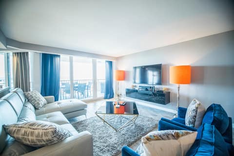 Gorgeous updated condo, 2nd floor, amazing views +