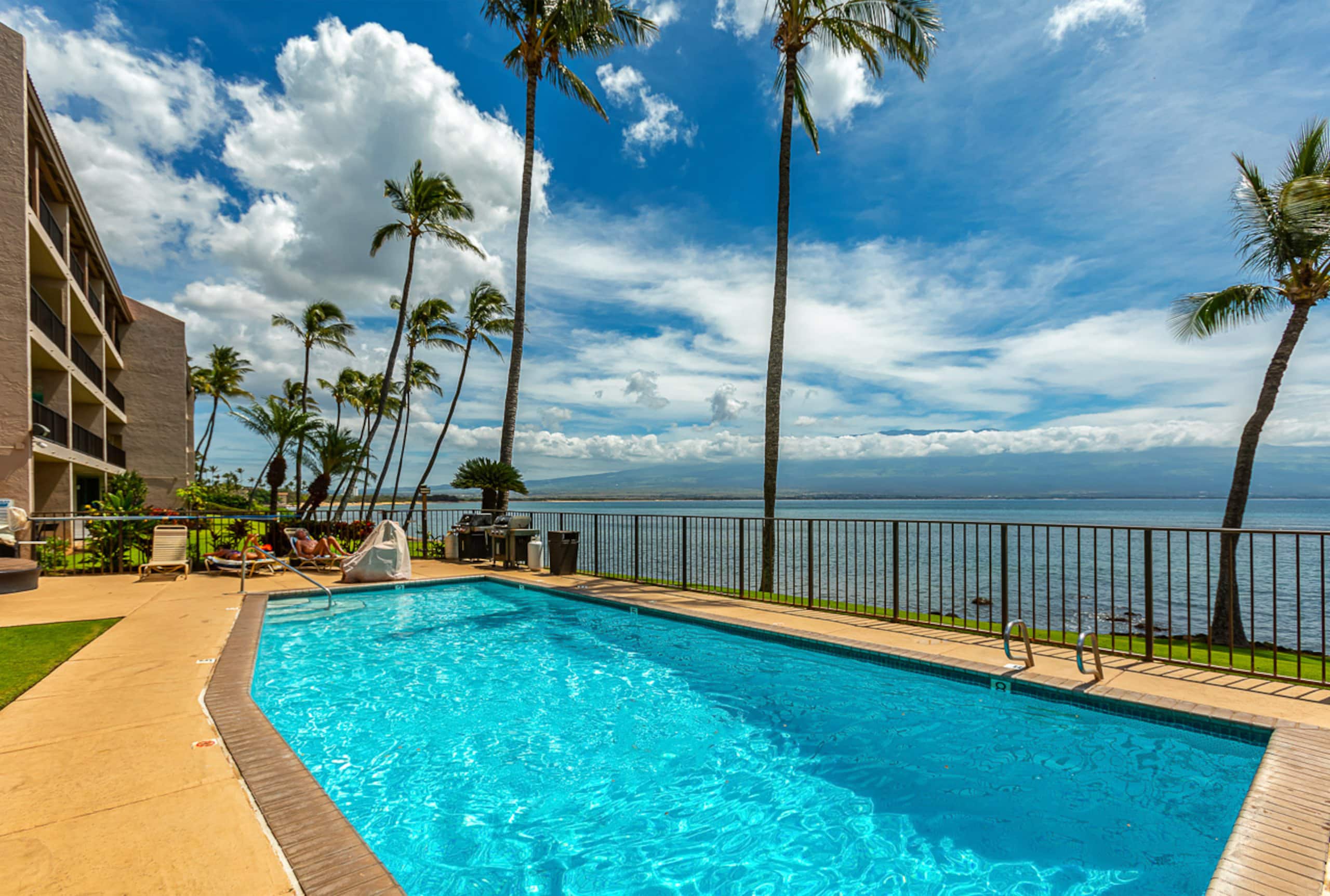 Condo in Wailuku · ★4.9 · 2 bedrooms · 4 beds · 2 shared baths - Image 37