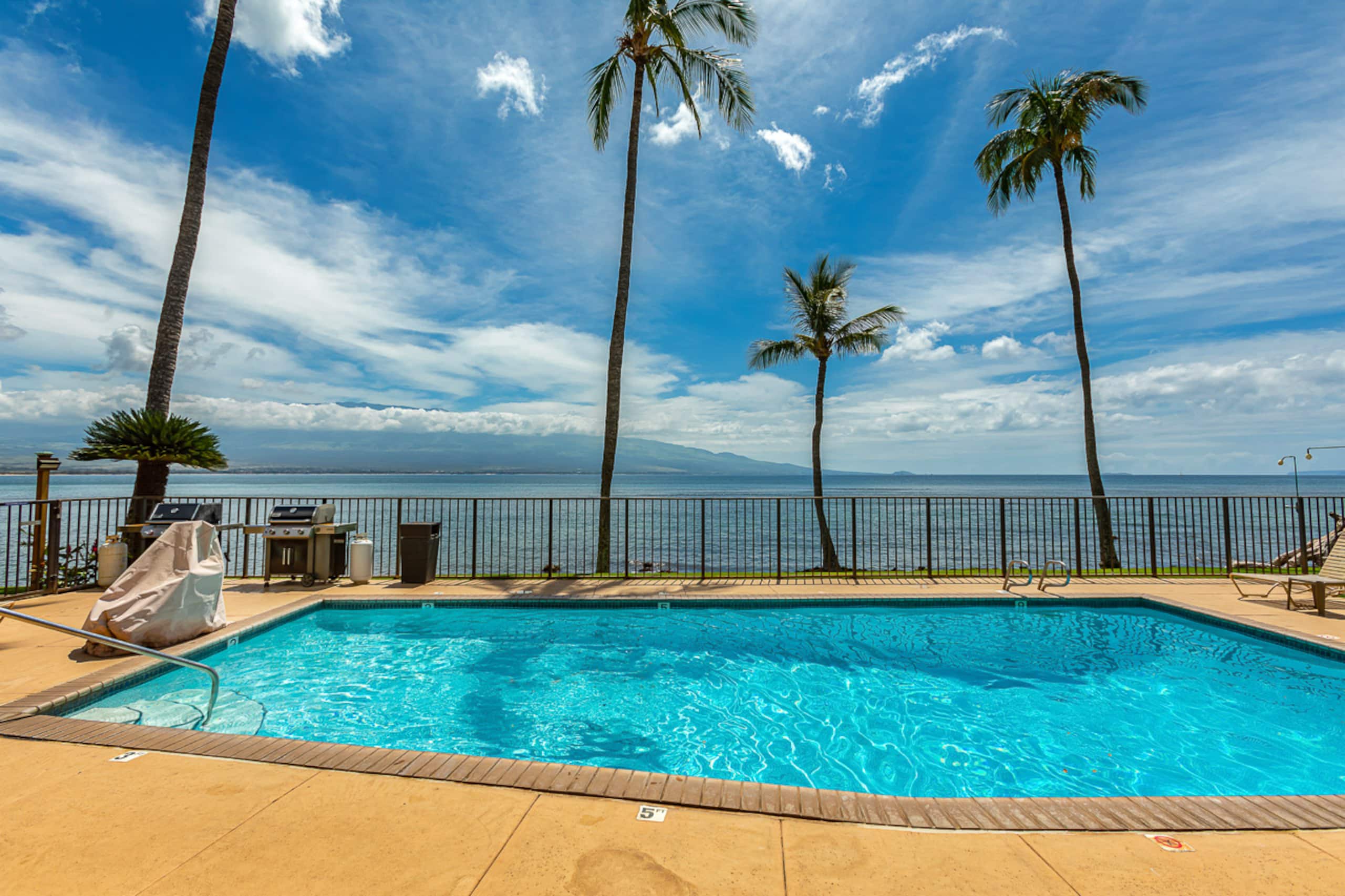 Condo in Wailuku · ★4.9 · 2 bedrooms · 4 beds · 2 shared baths - Image 43