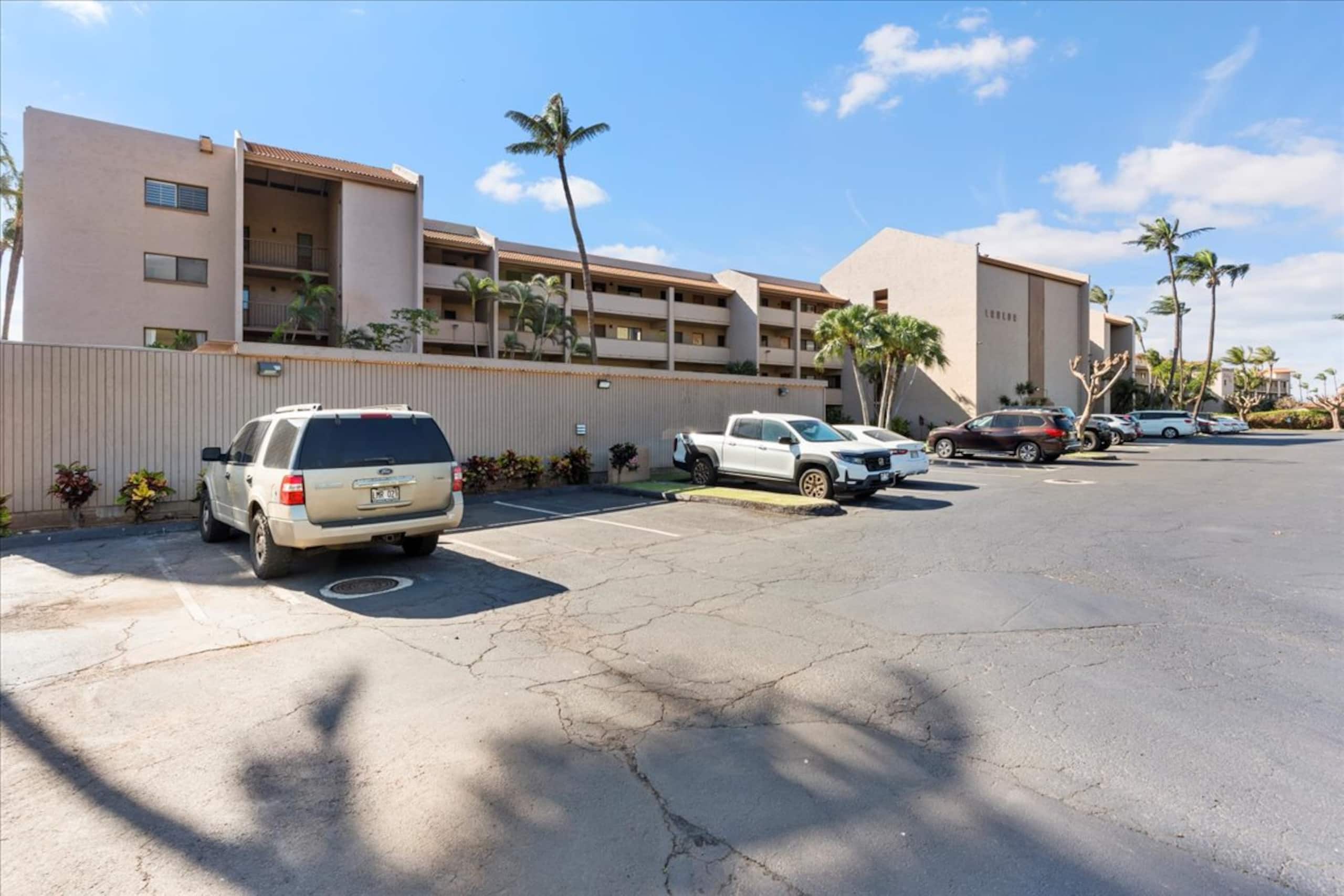 Condo in Wailuku · ★4.9 · 2 bedrooms · 4 beds · 2 shared baths - Image 35