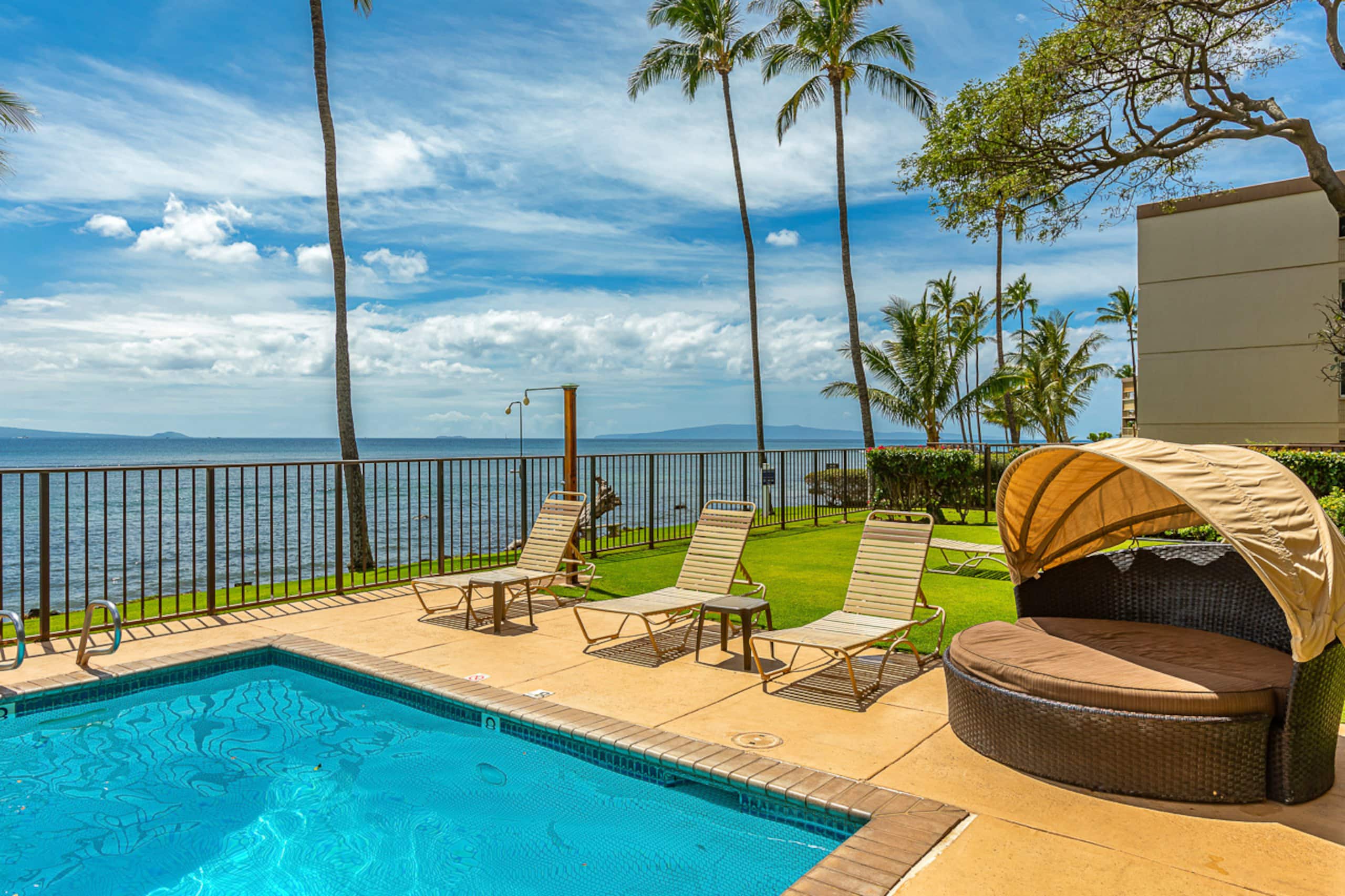 Condo in Wailuku · ★4.9 · 2 bedrooms · 4 beds · 2 shared baths - Image 42