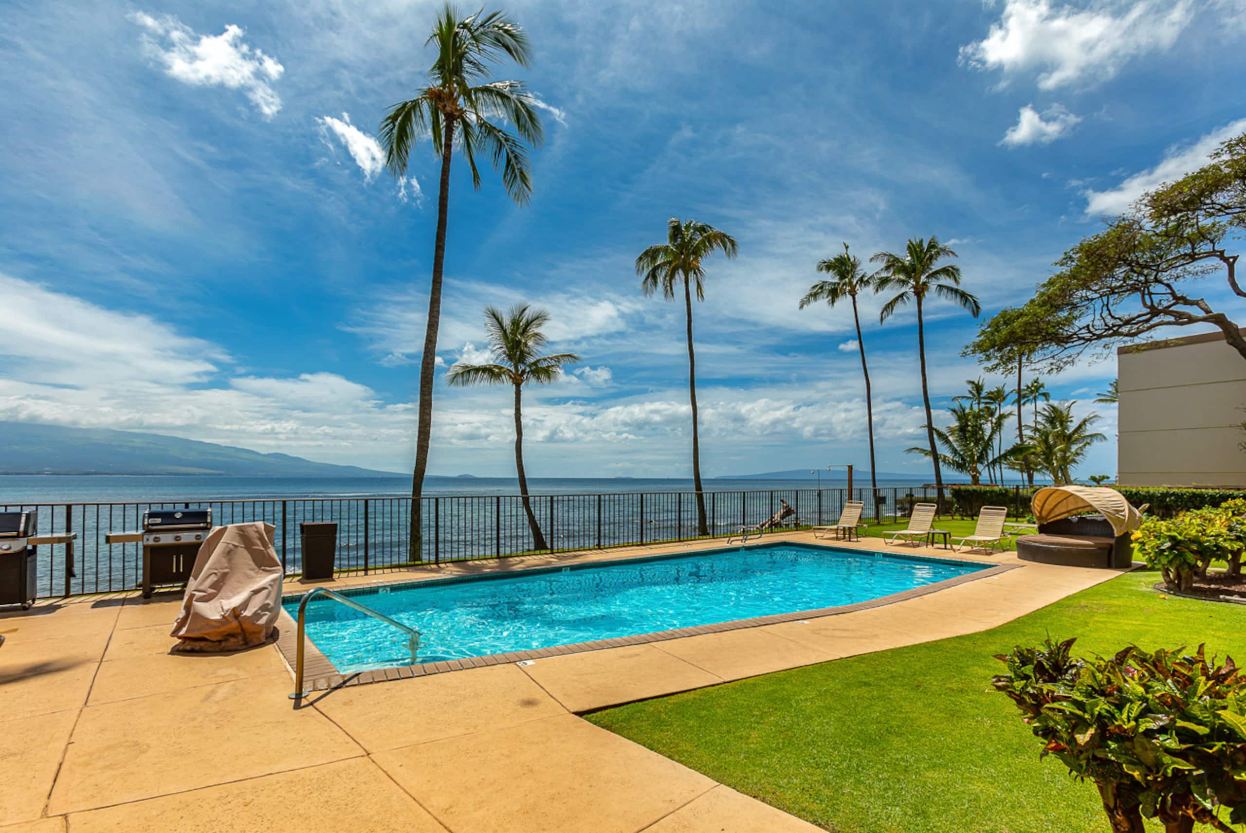 Condo in Wailuku · ★4.9 · 2 bedrooms · 4 beds · 2 shared baths - Image 44