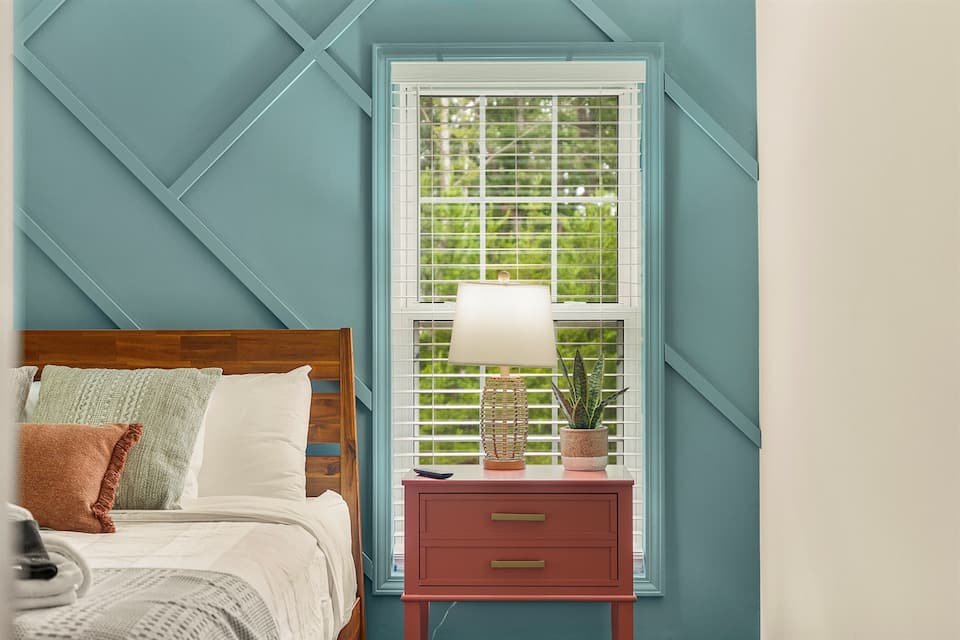 Upper Level King Bedroom, 1 King bed