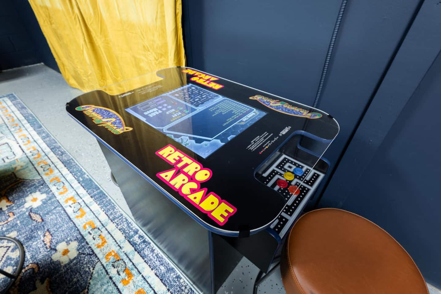 You get over 300 games in this tabletop cabinet alone
