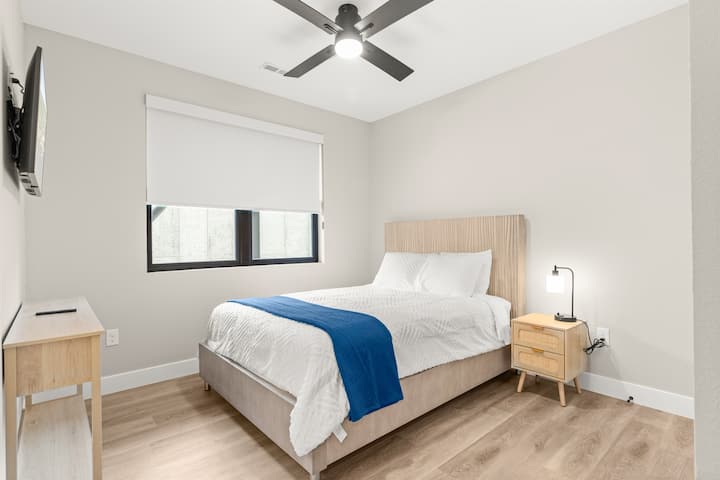 شقة بغرفتي نوم بسريرين كوين