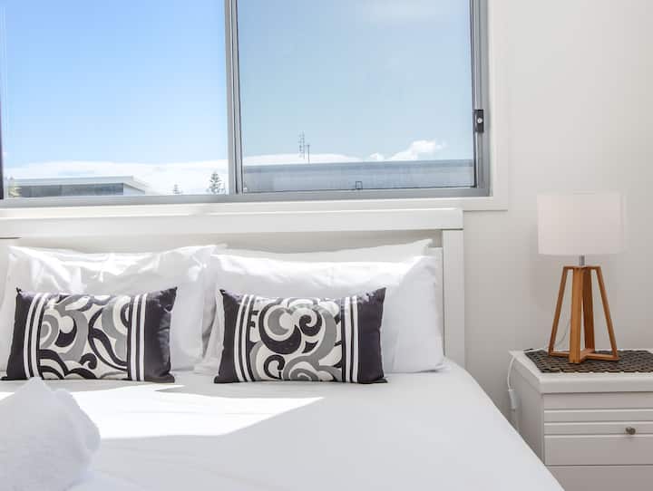 يحتوي العقار على الكثير من الضوء الطبيعي