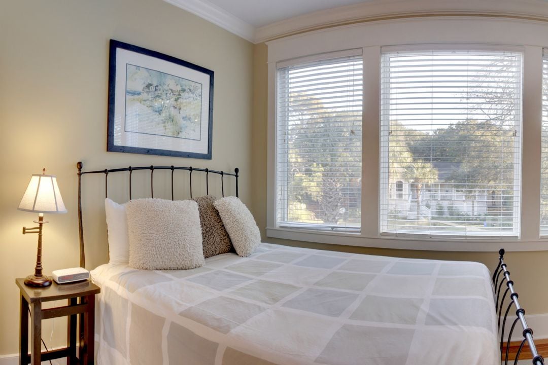 Dhoma e gjumit 5 ka një krevat dopio "queen".