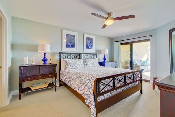 Sovrum 1 har en dubbelsäng.