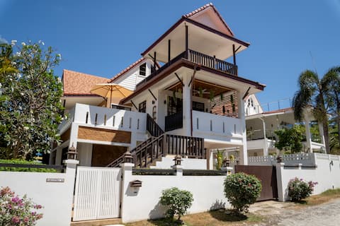 Amintra 4, Sea View Villa