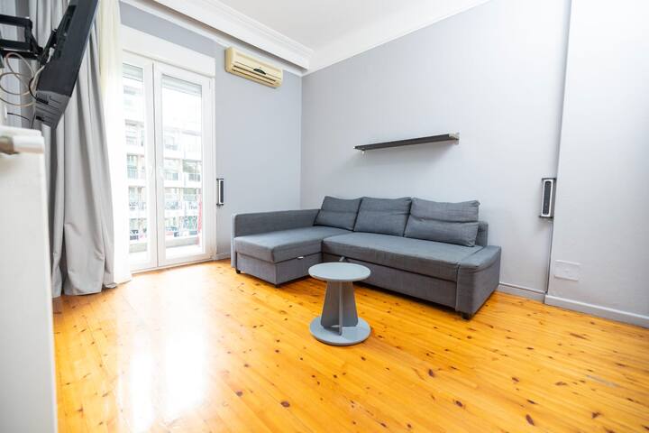 Egnatia Central Spacious 3 Bd Apt in Thessaloniki gallery image 2