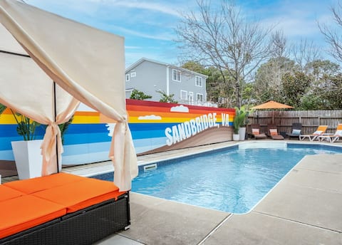 Designer 7BR w/ Pool and Hot Tub. Pets welcome!