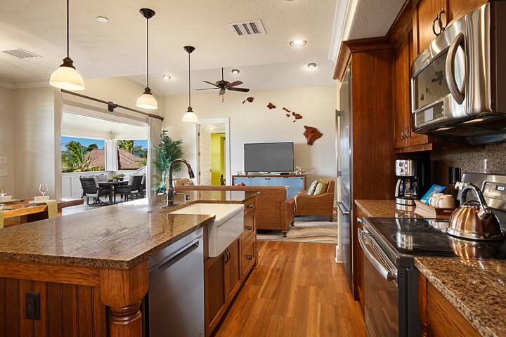 Luxury 4BR Penthouse at the Villas at Poipu Kai gallery image 2