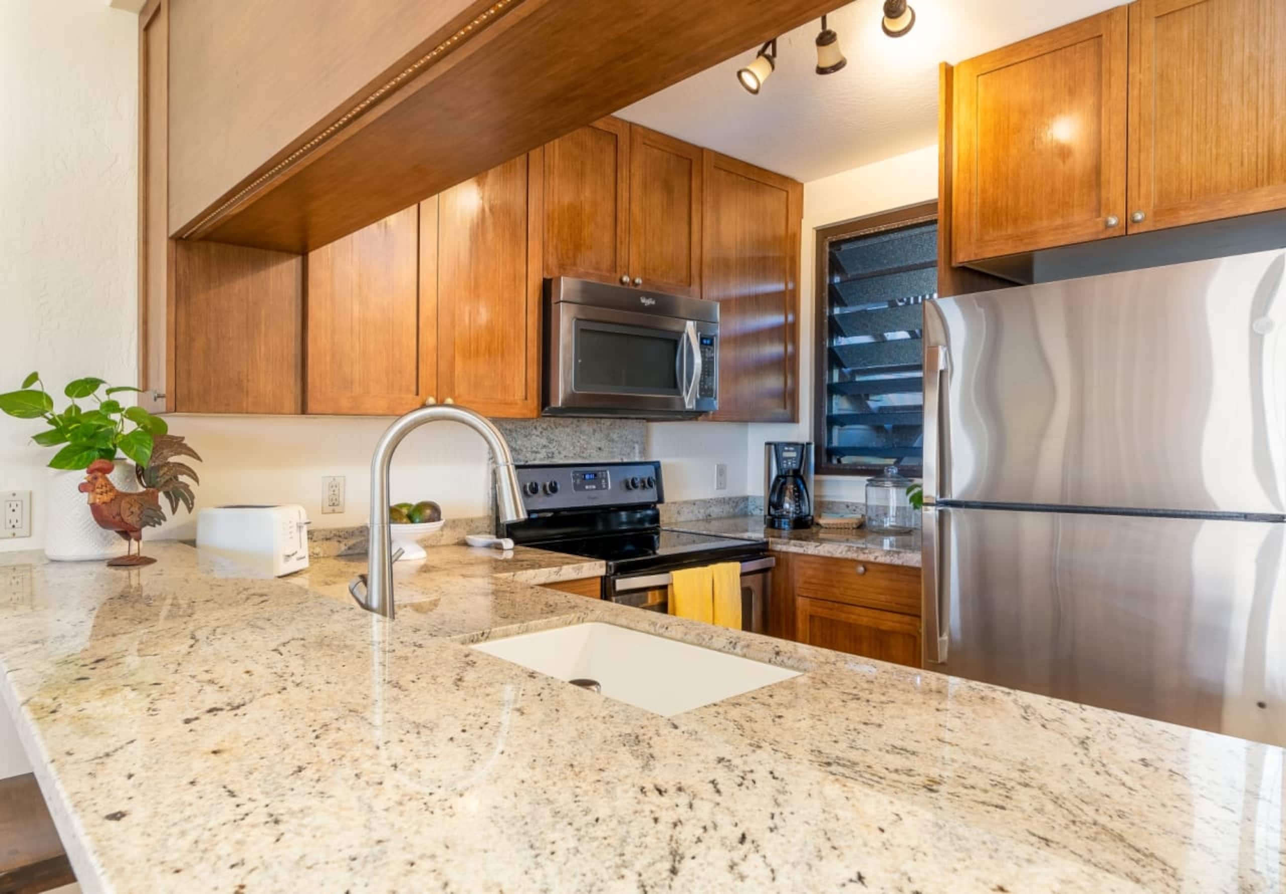 Condo in Lihue · ★4.86 · 1 bedroom · 1 bed · 1 bath - Image 4