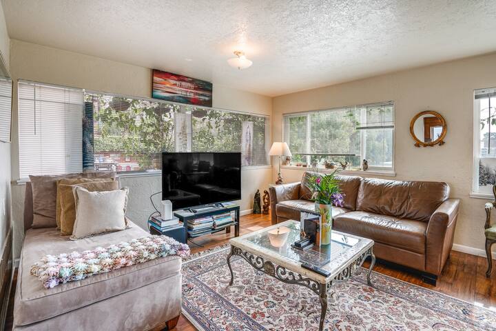 Pet-Friendly Apartment: 1 Mi to Lake Merritt! gallery image 2