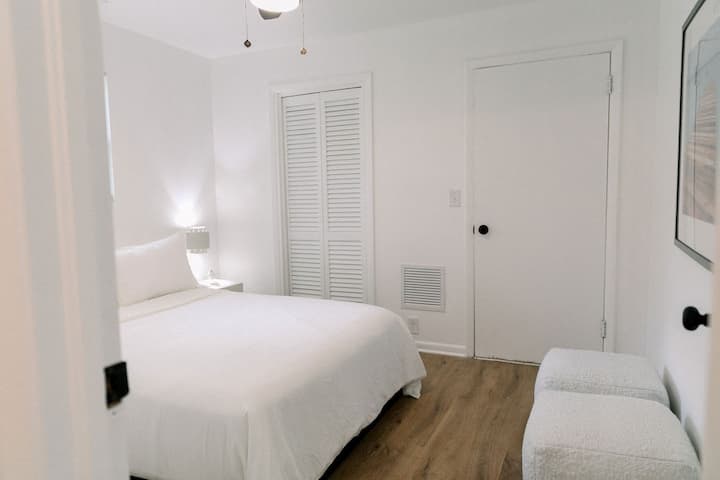 Dormitorio 1: cama tamaño queen