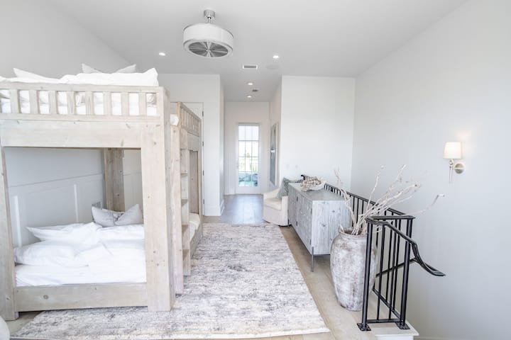 Third floor features full-over-full bunks.