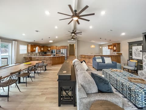 Choctaw Bay Getaway ~ lakefront + pool