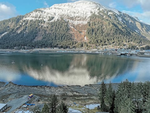 Ocean & Mountain View Home, near Downtown Juneau