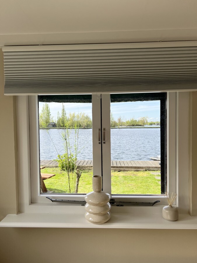 客厅窗户一览无余的景观