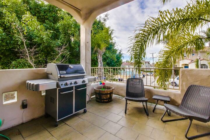 Hot Tub & Beach Home – Pacific Beach Townhome