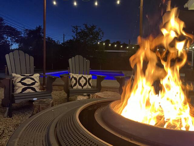 Urban Oasis – Pool Walk to Restaurants, Downtown gallery image 4