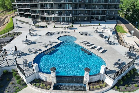 Luxury 7BR/7BA Condos with Resort Pool Access