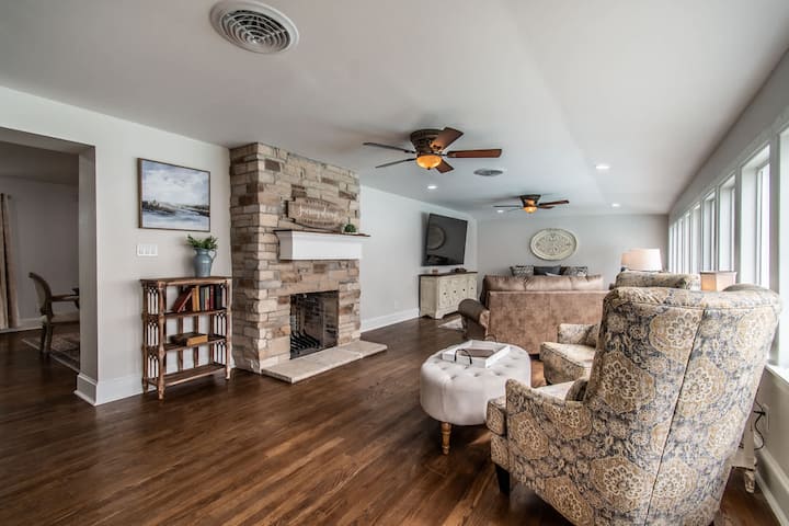 Coastal Oasis - Beautiful Ocean Views Awaits - Corpus Christi, TX