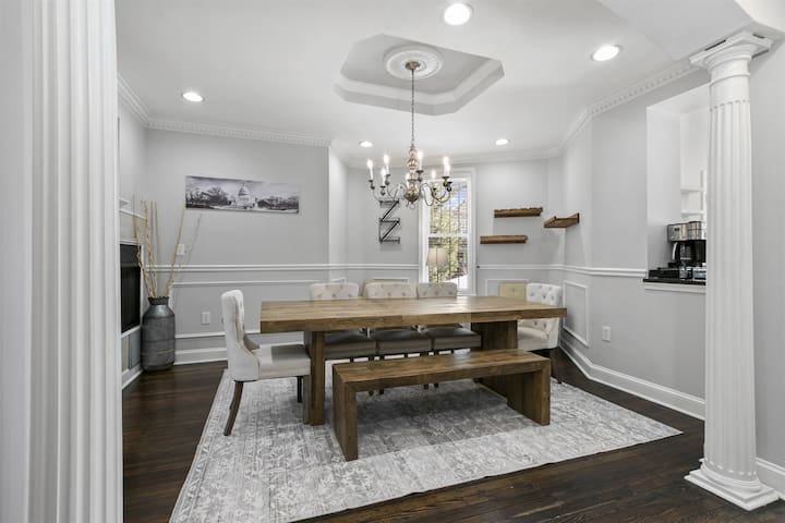 Capitol Hill Stay Like No Other gallery image 2