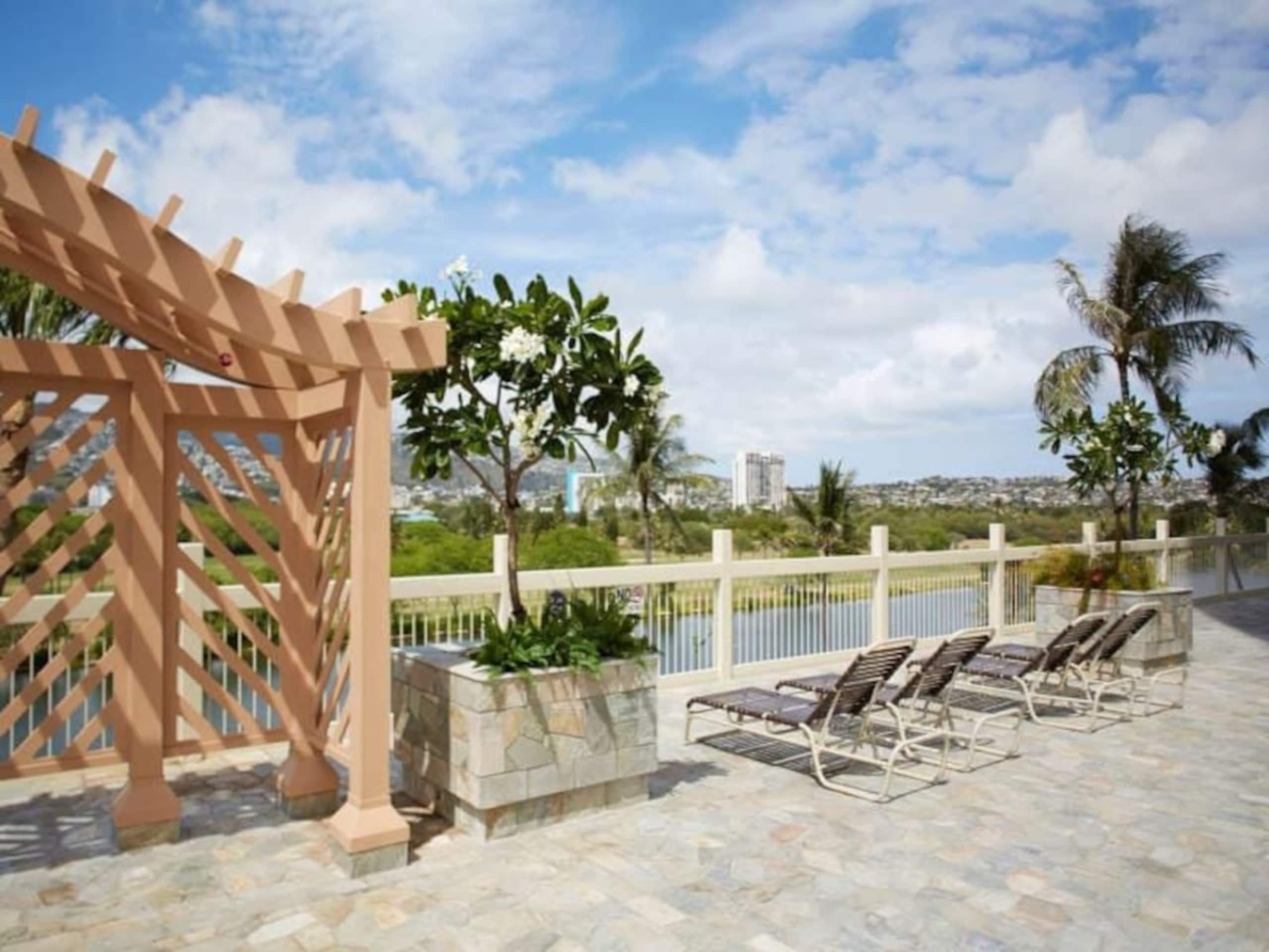 Diamondhead / Ocean View Waikiki Condo on 38th Fl - Image 10