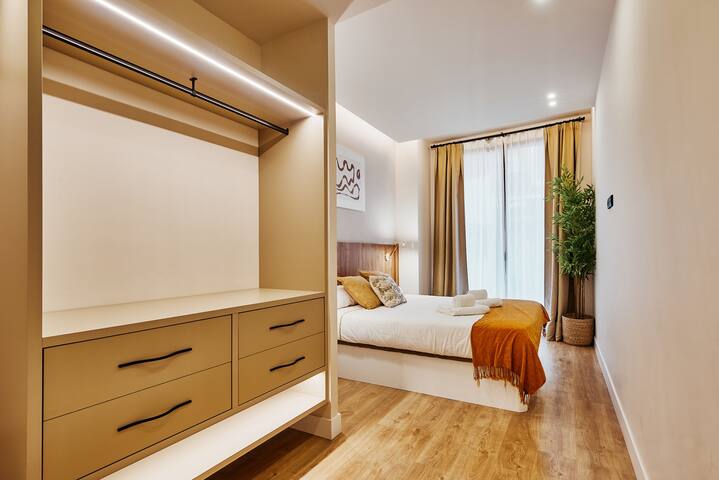 Gran Via X 3BR 3BH gallery image 2