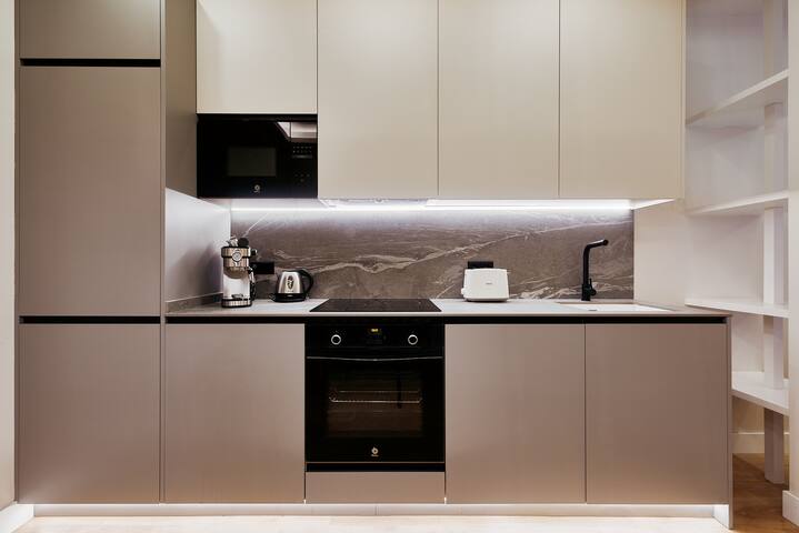 Gran Via X 3BR 3BH gallery image 4