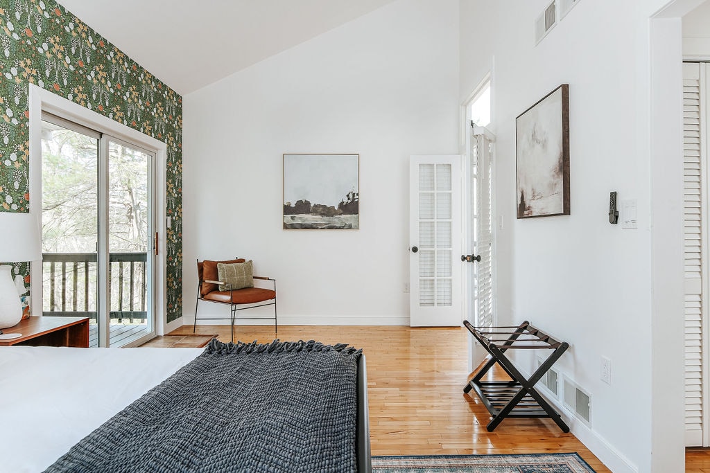 Ridgeview: Master Suite Two has a king bed and a private balcony. 