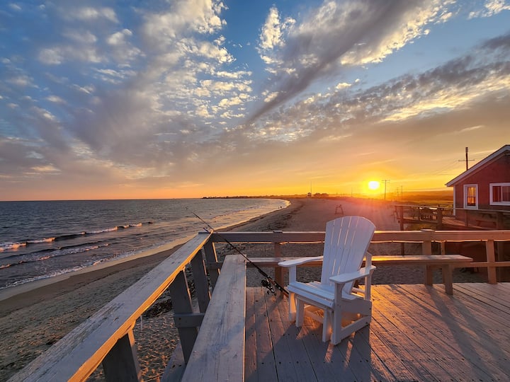 kenny × sunset coast Sunset Sanctuary - Beachfront Vacation Home - Houses for Rent in