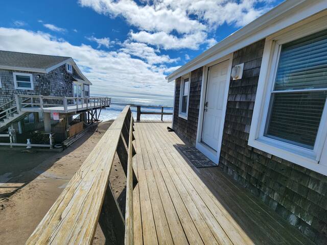 Striped Bass Villa – Beachfront Vacation Home gallery image 3