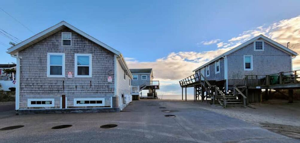 Striped Bass Villa – Beachfront Vacation Home gallery image 4