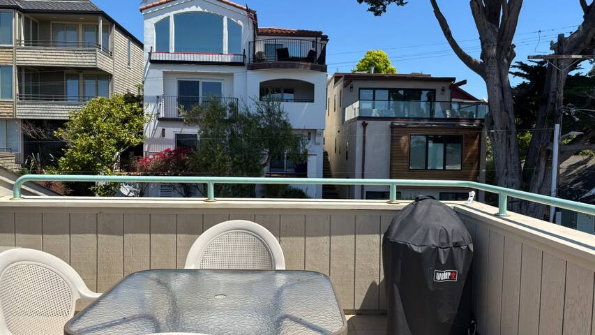Ocean View Home – Rooftop Deck & Pet-Friendly gallery image 2