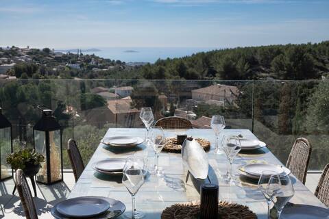 Villa Karma with sea view and pool