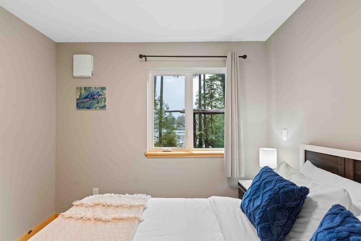 1号卧室 - 标准双人床，景观优美