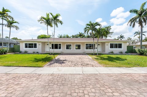 Charming 3 Bedroom with a Pool - Near the Beach