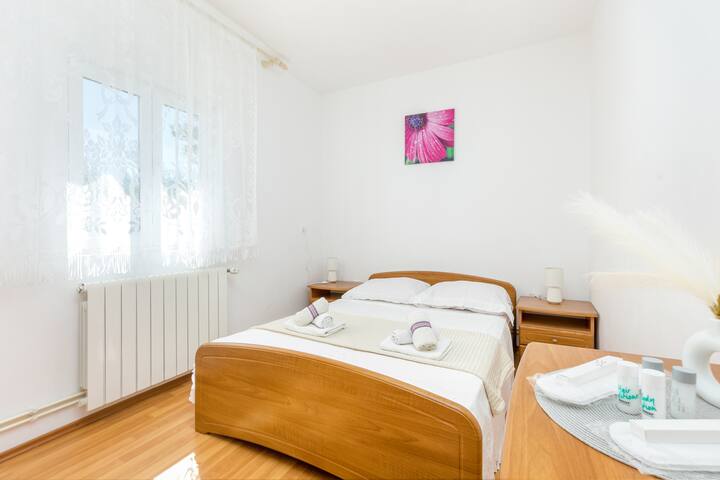 Bedroom 2, Surface: 11 m²