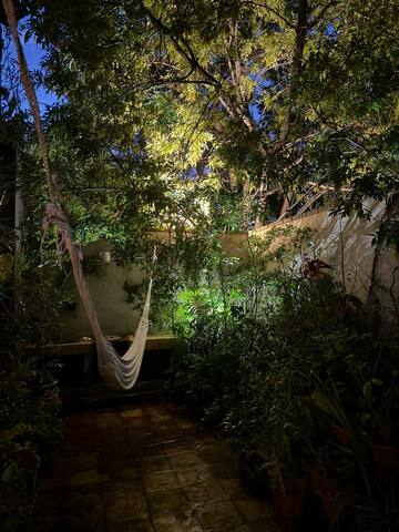 Artist’s Atelier | Roma 3BR Orchid House gallery image 3