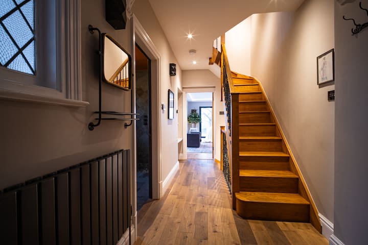 The Ridge London: Luxury Designer Villa with spa gallery image 3