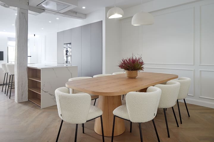 Opera | The Rentals Collection gallery image 3