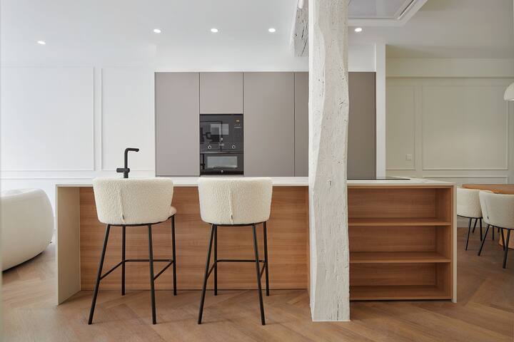 Opera | The Rentals Collection gallery image 2