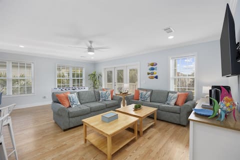 Top performing Airbnb: HeatedPoolOasis, 2MinsWalkToBeach, BeachGear in Garden City
