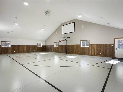 CourtsideCabin|IndoorSports|Hot Tub|Events Welcome