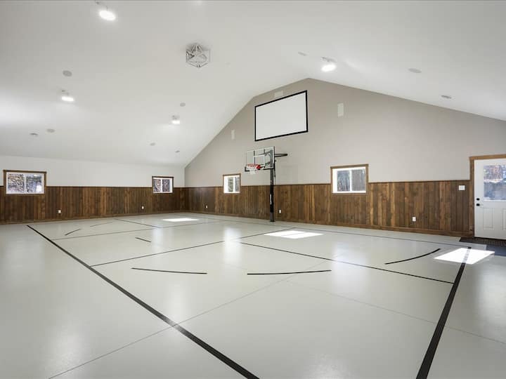 NEW|Indoor Sports|Theatre|Hot Tub|Events Welcome