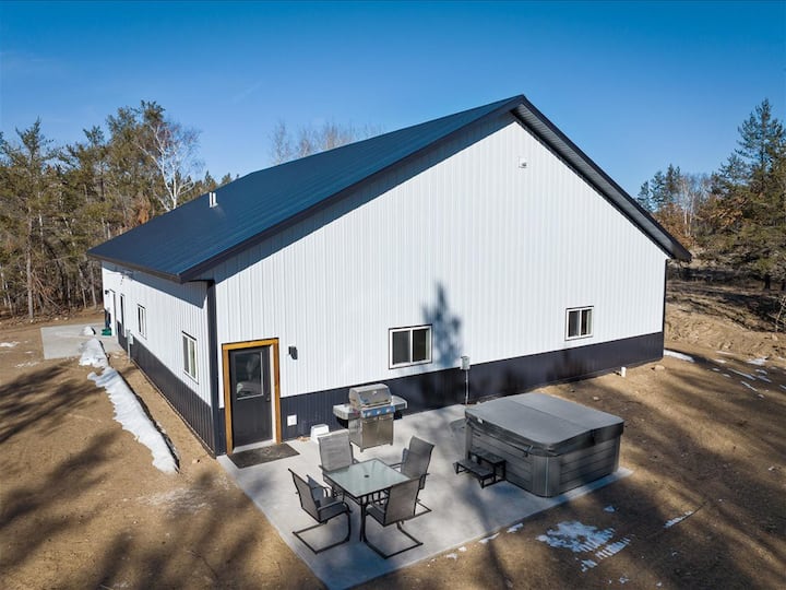 NEW|Indoor Sports|Theatre|Hot Tub|Events Welcome
