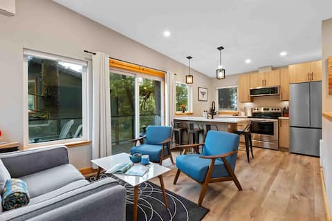 Top performing Airbnb: SS#2-Bodyboarder-Spring Cove, Water View, Sauna! in Alberni Clayoquot